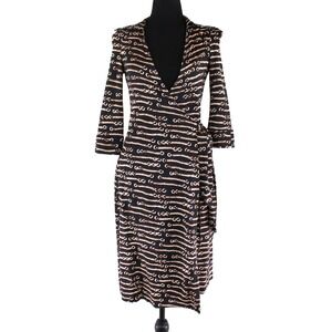 Diane Von Furstenberg Gold Chain Pattern Wrap Dress 2 Knee Length 3/4th Sleeve